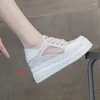 Casual schoenen 2024 Ademende mesh sneakers voor vrouwen zomerplatform dikke witte schoenmaat 33