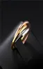 Klassischer kreativer Trinity Mode Ring drei gewundene Frauen 039S Edelstahl 3 Farb Rolling Ehering S1994478