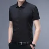 Mäns casual skjortor kvalitet män skjorta kort ärm sträcka anti-rynka no-järn smal fit affärsfest multicolor social för 4xl 24416