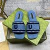 Blå denim glider tofflor platt mule lyxiga skjutreglage skor kvinnors glidsandal tofflor rum designer sandaler slip strandskor orange tasslar broderad sandale