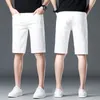Summer męskie Slim Fit White Black Denim Shorts Lyocell Comfort Fabric cienki rozciąganie krótkie dżinsy Mężczyzna 240416