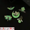 Broches Design Especial Design Especial Broche luminoso Fluorescente Butterfly Firefly Moth Pela Pin Bag Lapel Jewelry Presente para Amigos por atacado