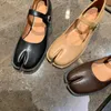 Casual Shoes Spring and Autumn Flat Fashion Women's Separat Toe Soft Leather Bekväm butik singel