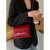 Sacs de soirée Sac carré Vintage Red Glossy Patent Cuir Small Underar Under Arm Eleging Fody Cover Single Single High Street