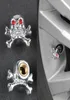 Sliver Universal Fancy Pirate Schädel Reifenreifen Luftventilstammkappen für Autowagen -LKW Motorradradrad Rims 5978490