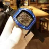 Montre-bracelettes Luxury Men de luxe Automatique mécanique Watch Carbon Fibre Red Black Rubber Sport Watches