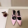 Pembe Charm Style Sandalet Tasarımcısı Yeni Moda Outfi Sandalet Butik Vintage Lake Ayak Bileği Sarısı Yüksek Topuklu Doğum Günü Düğün Partisi Butik Sandalet