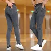 Jeans maschili alla moda 2024 Pantaloni per gambe primaverili e autunno pantaloni elastici versatili elastici versatili elastico