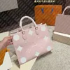 Roze draagtassen vrouwen handtassen grote capaciteit designer tassen schoudertassen in reliëf bloem crossbody tas messenger tas echte lederen boodschappentas ketting tas 3 stks/set