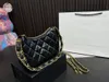 Hot Selling Small Crossbody Bag Women's Messenger Mini Fashion Hand Bag Ladies Quilted Shoulder Bag Handväska med Pompom