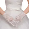 guanti bianchi in pizzo floreale femminile lunghezza del polso a dito pieno attraverso guanti da sposa a colori solidi guanti all'uncinetto vintage U53R#