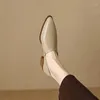 Chaussures décontractées Vintage Deep Bouche célibataire Single Femme Spring / Automne 2024 Style Talon épais Point Toe Retro Cuir