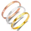 Nieuw merk Classic Designer Bracelet Simple Design Handdecoratie Diamant ingelegde zirkon titanium stalen armband Rose Gold binnenste gladde roestvrije vrouw