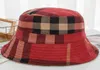 5Color Bucket Hat Wide Brim Hatts Suede Fabric Fashion Stripe Märkesdesigner Kvinnor Nylon Autumn Spring Foldbar Fisherman Sun Cap T1536877