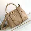 Designer diagonal Vallentinoo rebite bolsa de rebite ombro uma sacola cruzada bolsa de couro bolsas femininas cadeia de ovelh