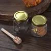 Garrafas de armazenamento 45 ml hexagon mini jarra de vidro de madeira mergulhar dourado tampa de abelha pingente cena conjunto ou pequenos recipientes para jam doces mel