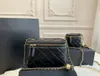 Sac de cosmétique de l'épaule classique attentionnée avec miroir en cuir en cuir miroir caviar matelassé en or