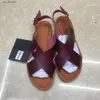 Сандалии Женщины 2022 Летняя пряжка мода Fashion Flat женская пляжная обувь Solid Peep Toe для отдыха.