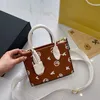 High-end New Women's Handbag Foreign Trade Fashion Floral Tygväskor Tryckt brev Small Square Bag Axel Messenger Bag For Women