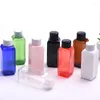 Bouteilles de rangement en gros 50pcs 50 ml Conteaux carrés cosmétiques en plastique vides avec capuchons à vis d'emballage de gel shoer