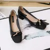 Sandales Femmes Pump Chaussures de bateau épaisses Chaussures d'orteils carrés glissant dans le bureau pour femmes chaussures en métal talons hauts chaussures J240416