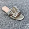 Hausschuhe Frauen moderne flache Sommer Damenschuhe Schöne Diamant Schmetterling außerhalb Strand rutschten Quadratzehenschuhschuhe für weibliche H240416