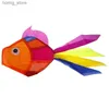 1 Rainbow Fish Kite Windsock Decoração de jardim ao ar livre Lavanderia de lavanderia Toy Random Color Y240416