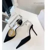 Nowe sandały projektant butów ślubnych Water Diamond Dekoracja Dekoracja Dekoracja Diamond Women Fashion Back puste stóp palce 8 cm sukienka buty metalowy kwadratowy klamra seksowna sztylet 34-40