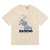 2023 Rhudes Shirt Designer for Men Womens t Fashion Tshirt z literami swobodne letnie koszulki z krótkim rękawem
