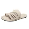 Designer-Abnackungen Pantoffeln rutschen Frauen Sandalen beige silberweiße schwarze Damen Mode Flip Flops Größen 35-40 Gai