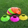 50pcs/lote ao ar livre Futebol de futebol Cones de rastreamento Marcador de espaço embutido Patinação Cruz Speed Agility Safety Signal Soccer 240403