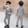 Pakken Vest + Blazer + Pants + Tie 4pcs Kids Boys Formele trouwpak Gentleman Tuxedo Dress Children Party Costume Clothing 2-12T