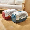 Cat Carriers Crates المنازل القابلة للتنفس Cat Carrier Carryin آمنة مع مقبض سلة Travel Crate Cae Carrier سلة لسيارة الجرو الداخلية في الهواء الطلق L49