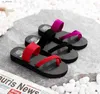 Slippare Summer Womens tofflor Utomhuslätt sandaler Flat Bottomed Flip Black Anti Slip Basic Hushåll Zapatos de Mujer H240416 JCCB