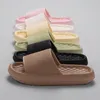 Lucyever 2024 Sommer Nonslip Soft Cloud Slipper Comfy Eva Dicke Plattformrutschen Frau Paar Badezimmer Haus Flip Flops 45 240412