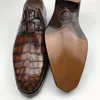 Chaussures habillées chue arrive les hommes de cuir crocodile de leahter nombril