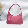 Tasarımcılar Çanta Lüksler Çanta Çantaları 3 Parçalı Çantalar 2005 Crossbody Hobo Cüzdanları Satılık Bayan Lady Omuz Moda Çantası Minimalist Stil İşlevselliği Cüzdan VR16