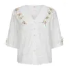 Bluzki damskie Aigyptos Spring Summer Kobiety Eleganckie ręcznie robione kwiaty Emboderia Seksowne białe topy w dekolcie luźne bawełniane krótkie