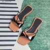 Slippers 2024 Femmes glisse à bout ouvert Sandales Walking Solid Ladies Chaussures Hollow Beach Femme Flip Flip Flops Chaussure Femme H240416