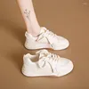 Повседневные туфли LoveOntop кожаные белые женские летние летние корейские кроссовки