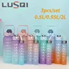 Garrafas de água Lusqi 3pcs/conjunto Sports Garrafas à prova de vazamentos Motivacional com palha e marcador de tempo gradiente colorido copo de plástico BPA grátis