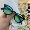 Óculos de sol Moda Novos óculos de sol redondos Clear TINTED Lens Design Show Party Show Vintage Sun Glasses Man/Women Eyewear Oculos de Sol 24416