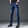 Męskie dżinsy elastyczne szczupły dopasowanie mody nitne fajne spodnie koreańskie wersja swobodne dżinsowe spodnie mężczyźni