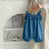 Rompers 22038 Mumpsuit de bebê 2024 Verão Novo algodão Denim respirável Roupas de escalada curta doce e adorável