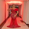 Party Dresses Aso Ebi Red Prom Gorgeous Off Shoulder Poed Sheer långa ärmar Plus Size aftonklänningar Se genom sjöjungfruklänning