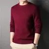 T-shirts pour hommes en tricot en tricot d'automne et d'hiver couleur solide décontractée haut de gamme masculine Vintage