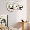 Wandklokken Luminous cartoon klok mode stille digitale kunst muurschildering eenvoudig restaurant esthetisch horloge murale decor