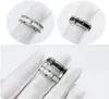 Europe America Style Fashion Hommes Lady Femmes Titane Steel Gravure Lettre de céramique Single Row Setting Diamond Lovers RIGNES RIGNES 6069070