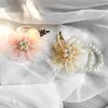 Braccialetti di braccialetti ragazze da damigella d'onore corsage da ballo da ballo da ballo boutonniere satiny rosa perla bracciale tessuto a mano fiori matrimoni