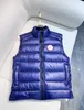 10A Kanadalı Crofton Premium Edition Tasarımcısı Aşağı Yelek Cep Ceketleri Parkas Fermuar Rozetleri Erkek Yelek Down Downs Case Coat Teps Growar Çok Renk